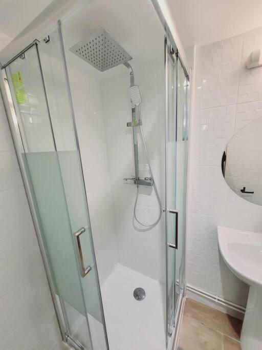 Family Flat Stade De France Airport Cdg Le Bourget 